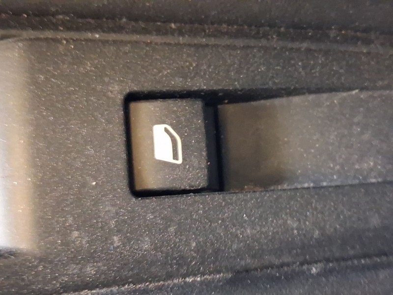 Recambio de mando elevalunas trasero izquierdo para peugeot 3008 ii suv (mc_, mr_, mj_, m4_) 1.5 bluehdi 130 referencia OEM IAM 