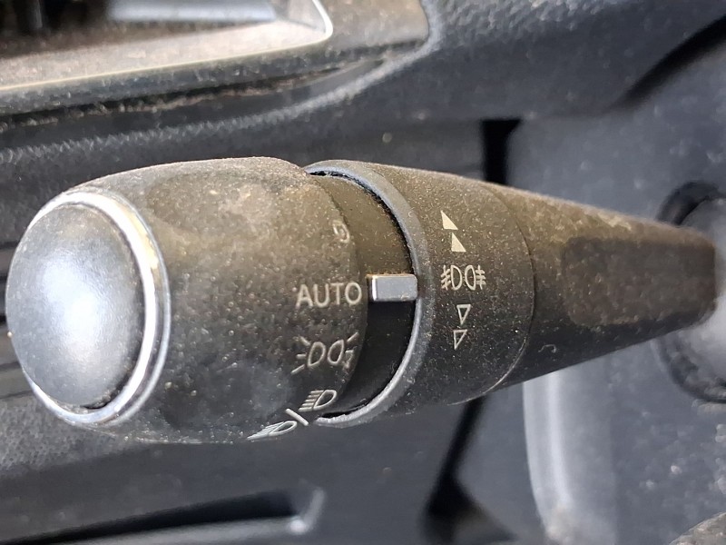 Recambio de mando luces y limpia para peugeot 3008 ii suv (mc_, mr_, mj_, m4_) 1.5 bluehdi 130 referencia OEM IAM 98312544ZD  