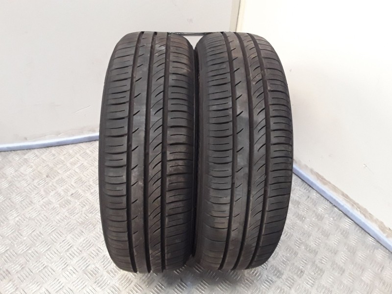Recambio de neumatico pareja para neumaticos reutilizados - referencia OEM IAM 185601584H KUMHO 185/60/15/84H