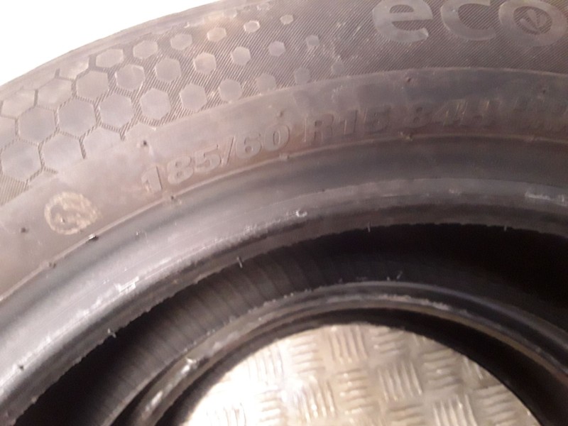 Recambio de neumatico pareja para neumaticos reutilizados - referencia OEM IAM 185601584H KUMHO 185/60/15/84H