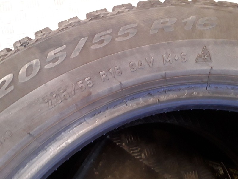 Recambio de neumatico pareja para neumaticos reutilizados - referencia OEM IAM 205551694V PIRELLI 205/55/16/94V