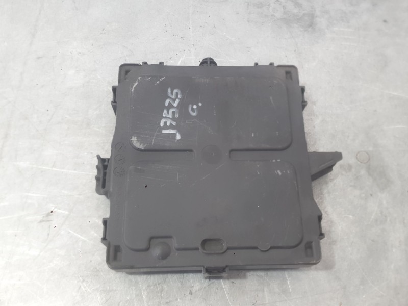 Recambio de modulo electronico para renault captur ii (hf_) tce 100 (hfmt) referencia OEM IAM 384B13925R  