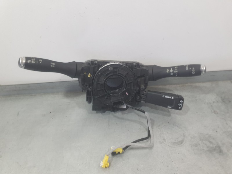 Recambio de mando luces y limpia para renault captur ii (hf_) tce 100 (hfmt) referencia OEM IAM 255672748R  