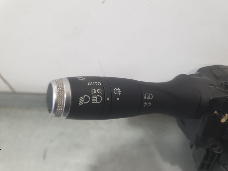 Recambio de mando luces y limpia para renault captur ii (hf_) tce 100 (hfmt) referencia OEM IAM 255672748R  