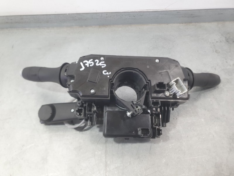 Recambio de mando luces y limpia para renault captur ii (hf_) tce 100 (hfmt) referencia OEM IAM 255672748R  