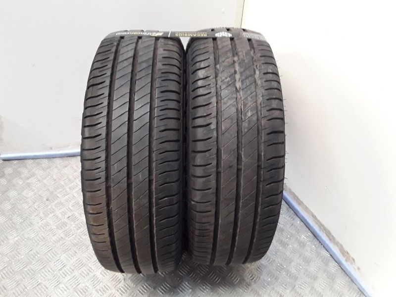 Recambio de neumatico pareja para neumaticos reutilizados - referencia OEM IAM 2156516C109-107T MICHELIN 215/65/16C/109-107T