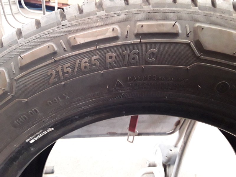 Recambio de neumatico pareja para neumaticos reutilizados - referencia OEM IAM 2156516C109-107T MICHELIN 215/65/16C/109-107T