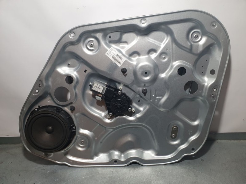Recambio de elevalunas delantero derecho para kia venga basic referencia OEM IAM 824811P000  MOBIS ELECTRICO 2 PINS