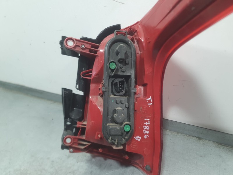 Recambio de piloto trasero izquierdo para peugeot 5008 (0u_, 0e_) 1.6 bluehdi 115 referencia OEM IAM 6350KH  