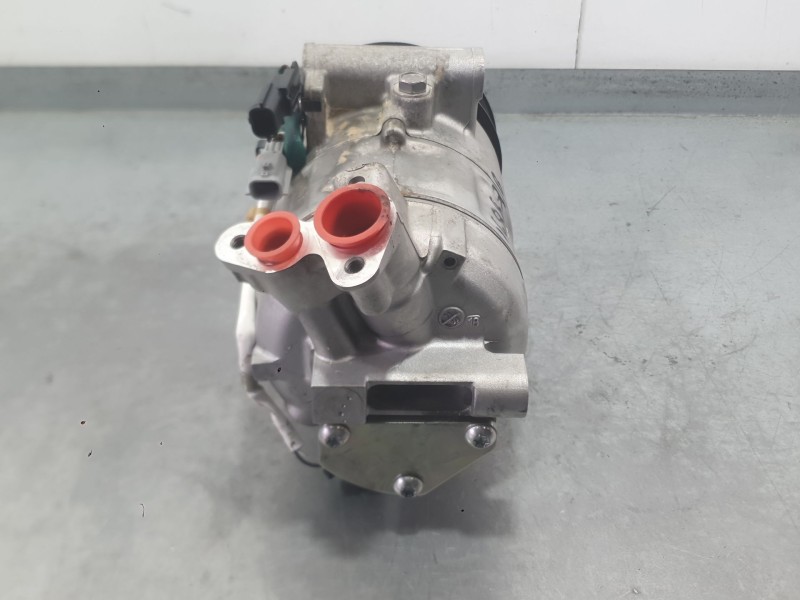 Recambio de compresor aire acondicionado para renault clio v (b7_) 1.0 lpg (b7mt) referencia OEM IAM 926007868R  