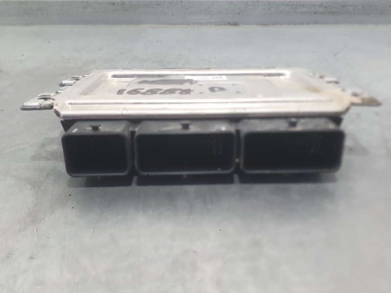 Recambio de centralita motor uce para renault clio v (b7_) 1.0 lpg (b7mt) referencia OEM IAM   
