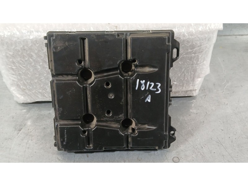 Recambio de caja reles / fusibles para seat ibiza iv sc (6j1, 6p5) 1.9 tdi referencia OEM IAM 6R0937548F  