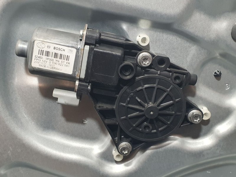 Recambio de elevalunas delantero derecho para kia venga basic referencia OEM IAM 824811P000  MOBIS ELECTRICO 2 PINS