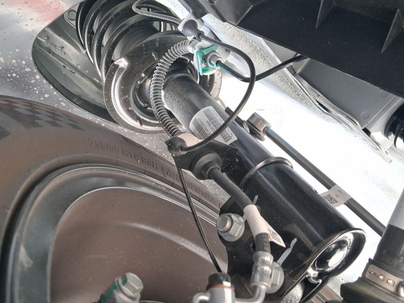 Recambio de amortiguador delantero derecho para omoda omoda 5 omoda 5 hev referencia OEM IAM 202000958AA  