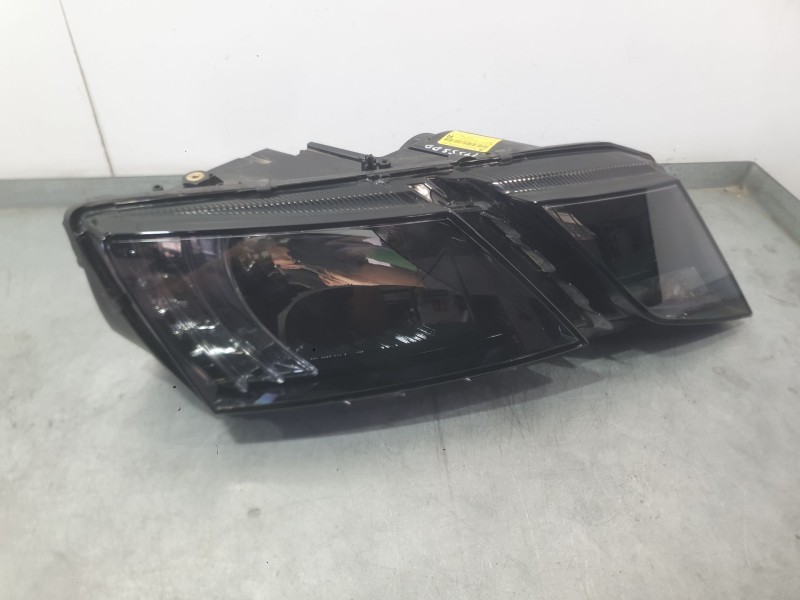 Recambio de faro derecho para skoda octavia iii (5e3, nl3, nr3) 1.5 tsi referencia OEM IAM 5E1941016C  