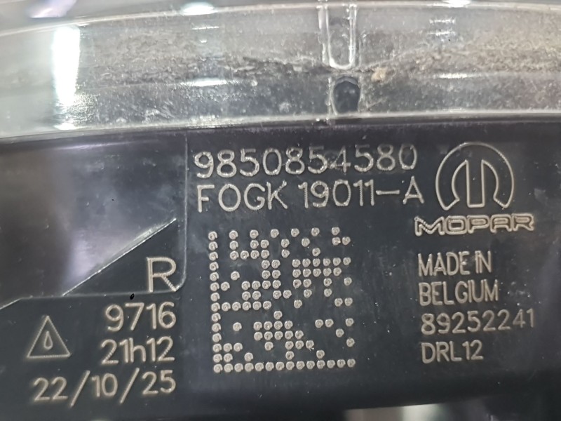 Recambio de faro antiniebla derecho para jeep avenger (j2) electric referencia OEM IAM 9831303680  