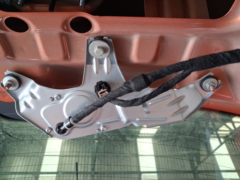 Recambio de motor limpia trasero para mg zs suv (azs1) 1.5 vti referencia OEM IAM 10568610  