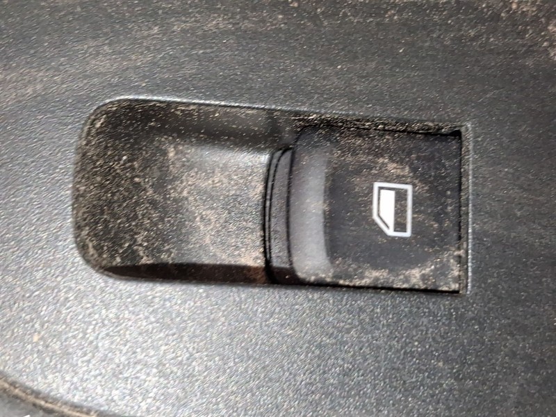 Recambio de mando elevalunas trasero derecho para mg zs suv (azs1) 1.5 vti referencia OEM IAM 10470993  