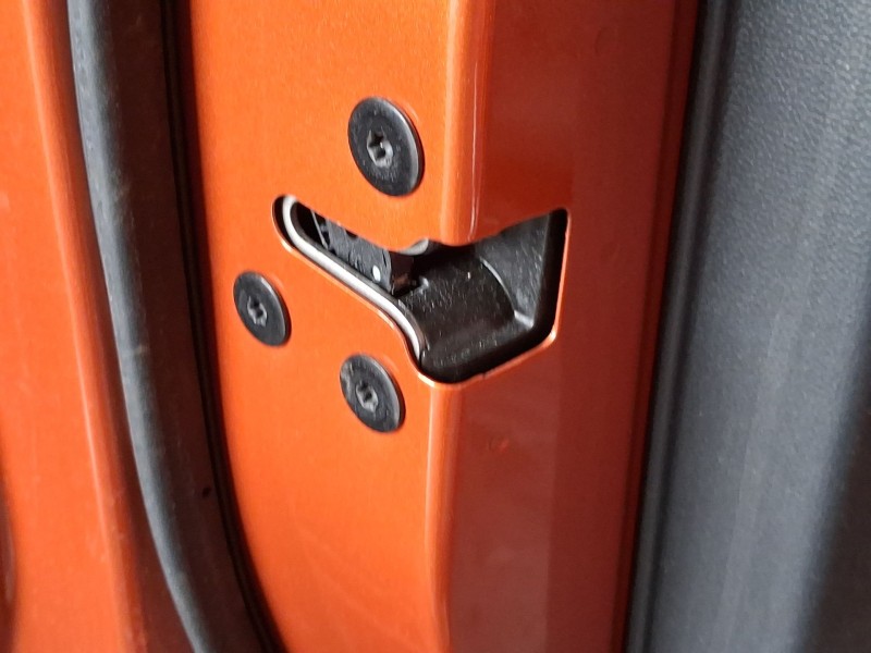 Recambio de cerradura puerta delantera izquierda para mg zs suv (azs1) 1.5 vti referencia OEM IAM 10640587  