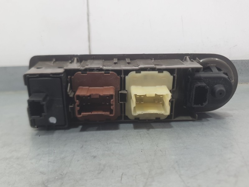 Recambio de mando elevalunas delantero izquierdo para renault captur i (j5_, h5_) 1.5 dci 90 referencia OEM IAM 254118044R C/MAN