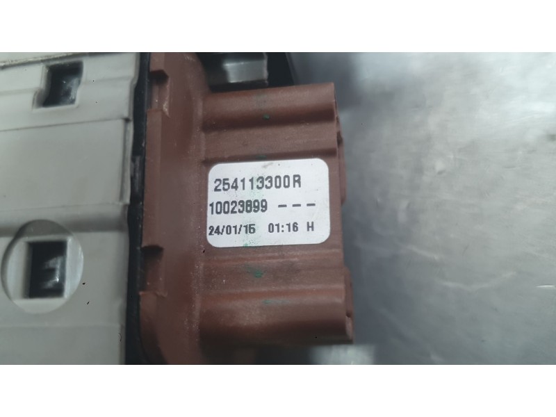 Recambio de mando elevalunas delantero izquierdo para renault captur i (j5_, h5_) 1.5 dci 90 referencia OEM IAM 254118044R C/MAN