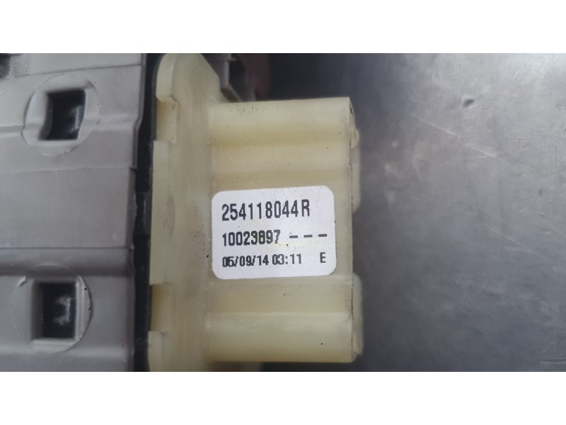 Recambio de mando elevalunas delantero izquierdo para renault captur i (j5_, h5_) 1.5 dci 90 referencia OEM IAM 254118044R C/MAN