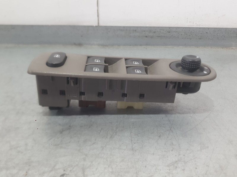 Recambio de mando elevalunas delantero izquierdo para renault captur i (j5_, h5_) 1.5 dci 90 referencia OEM IAM 254118044R C/MAN