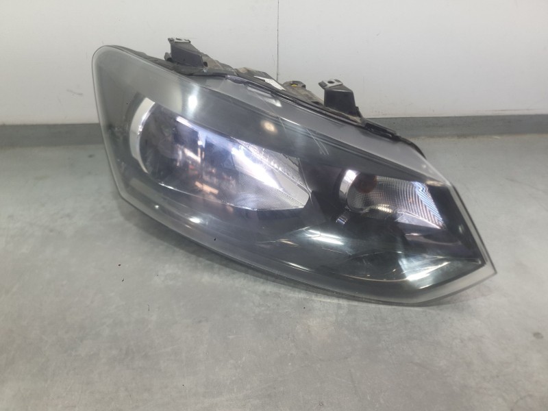 Recambio de faro derecho para volkswagen polo v (6r1, 6c1) 1.2 referencia OEM IAM 6R1941016E  