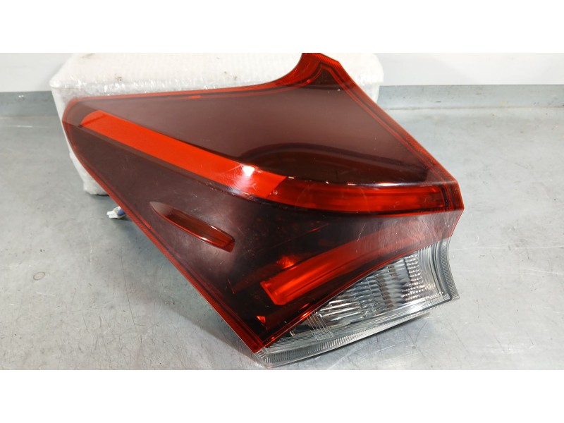 Recambio de piloto trasero izquierdo exterior para toyota auris (_e18_) 1.8 hybrid (zwe186_) referencia OEM IAM 8156102730  