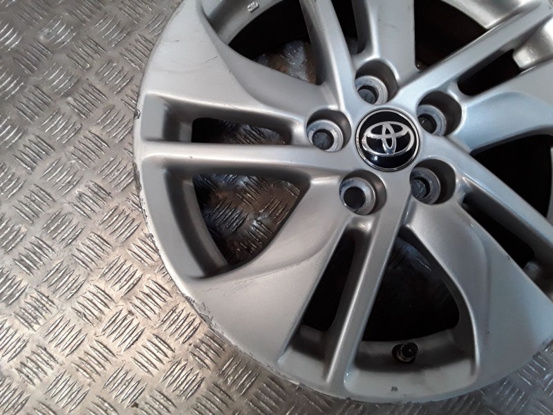 Recambio de juego llantas aluminio para toyota yaris (_p21_, _pa1_, _ph1_) 1.5 hybrid (mxph11) referencia OEM IAM 6X15 5 TORN ET