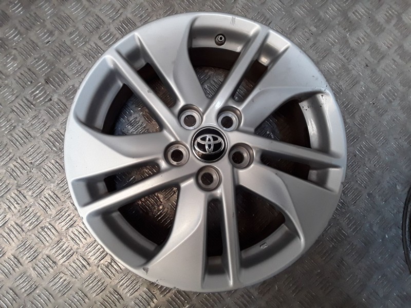Recambio de juego llantas aluminio para toyota yaris (_p21_, _pa1_, _ph1_) 1.5 hybrid (mxph11) referencia OEM IAM 6X15 5 TORN ET