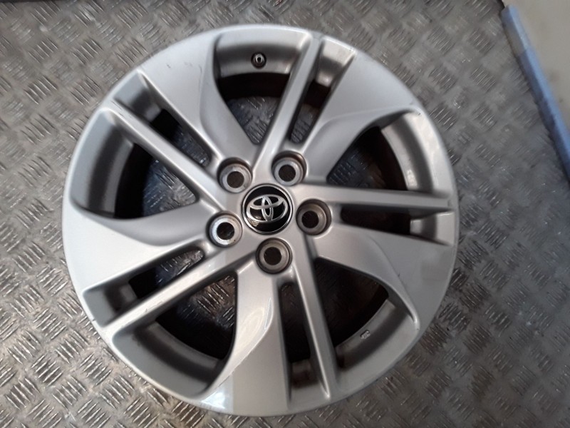 Recambio de juego llantas aluminio para toyota yaris (_p21_, _pa1_, _ph1_) 1.5 hybrid (mxph11) referencia OEM IAM 6X15 5 TORN ET