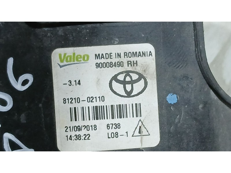 Recambio de faro antiniebla derecho para toyota auris (_e18_) 1.8 hybrid (zwe186_) referencia OEM IAM 8121002110  