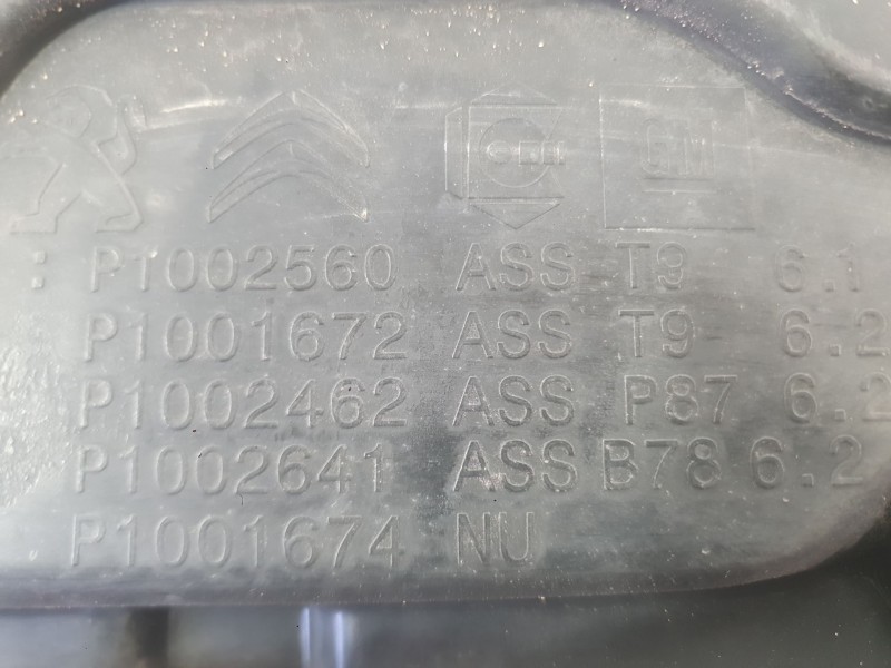 Recambio de deposito adblue para peugeot 308 iii (fb_, fh_, fp_, f3_, fm_) bluehdi 130 (fbyhzl, fbyhzt) referencia OEM IAM 98260