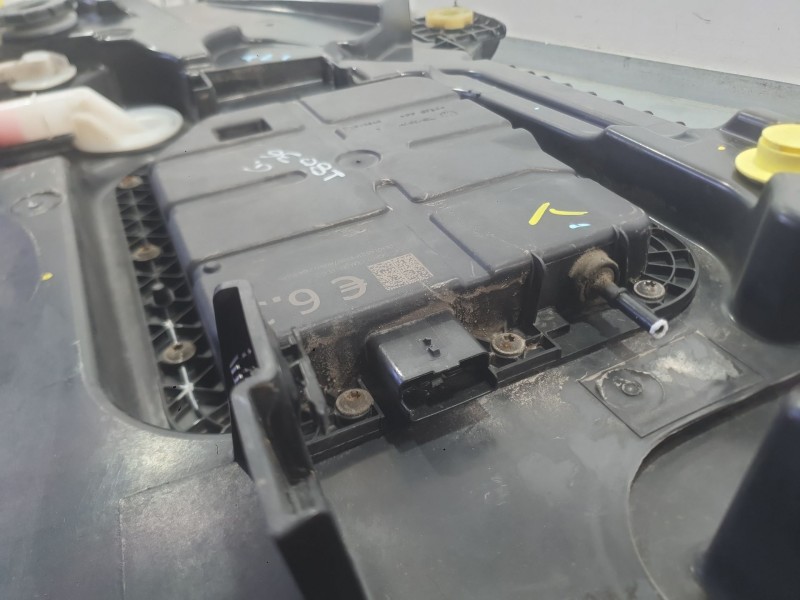 Recambio de deposito adblue para peugeot 308 iii (fb_, fh_, fp_, f3_, fm_) bluehdi 130 (fbyhzl, fbyhzt) referencia OEM IAM 98260