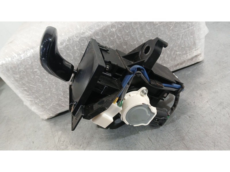 Recambio de palanca cambio para toyota auris (_e18_) 1.8 hybrid (zwe186_) referencia OEM IAM 3355012G20B0  