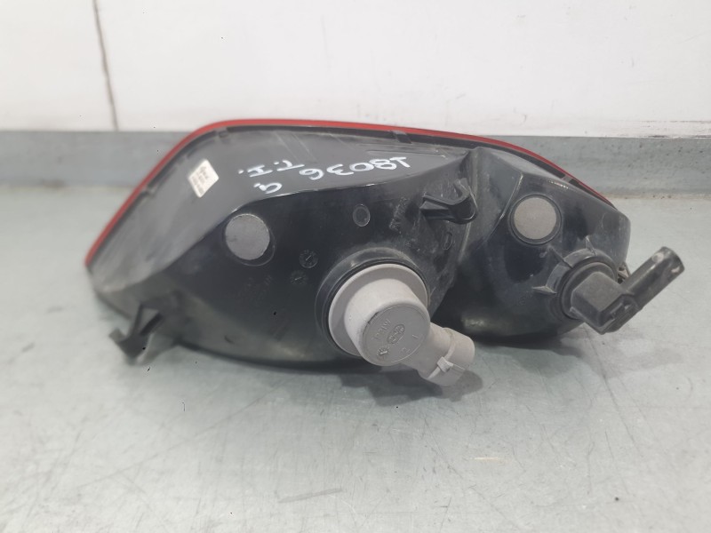 Recambio de piloto trasero izquierdo paragolpes para peugeot 308 iii (fb_, fh_, fp_, f3_, fm_) bluehdi 130 (fbyhzl, fbyhzt) refe