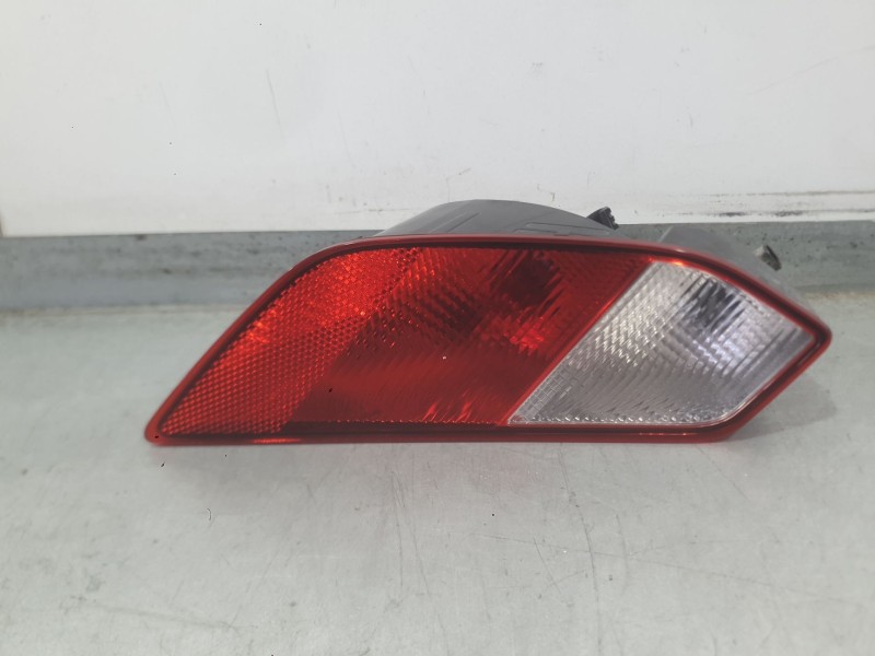 Recambio de piloto trasero derecho paragolpes para peugeot 308 iii (fb_, fh_, fp_, f3_, fm_) bluehdi 130 (fbyhzl, fbyhzt) refere