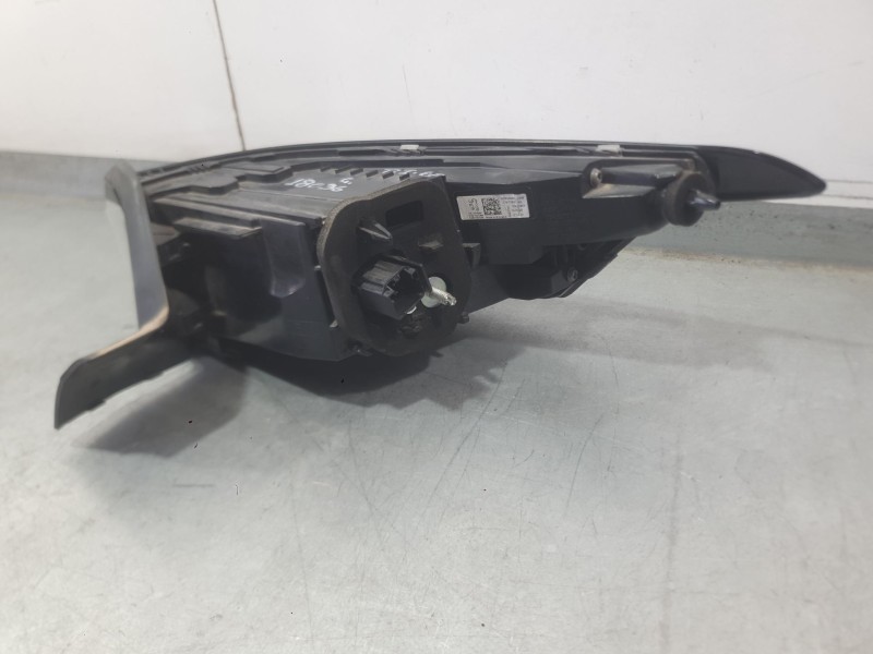 Recambio de piloto trasero izquierdo exterior para peugeot 308 iii (fb_, fh_, fp_, f3_, fm_) bluehdi 130 (fbyhzl, fbyhzt) refere