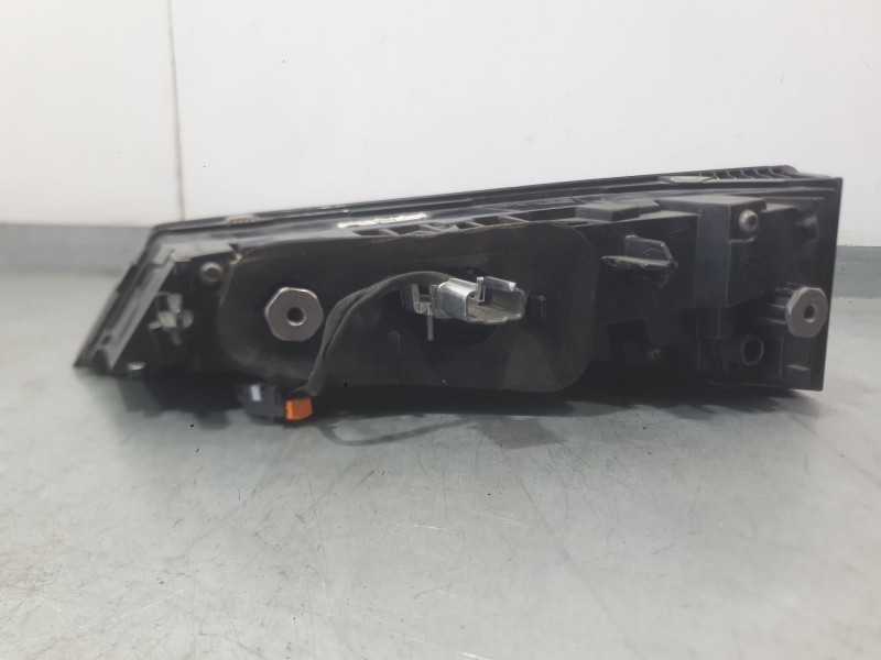 Recambio de piloto trasero izquierdo interior para peugeot 308 iii (fb_, fh_, fp_, f3_, fm_) bluehdi 130 (fbyhzl, fbyhzt) refere