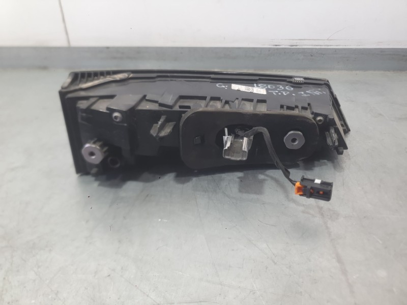 Recambio de piloto trasero derecho interior para peugeot 308 iii (fb_, fh_, fp_, f3_, fm_) bluehdi 130 (fbyhzl, fbyhzt) referenc