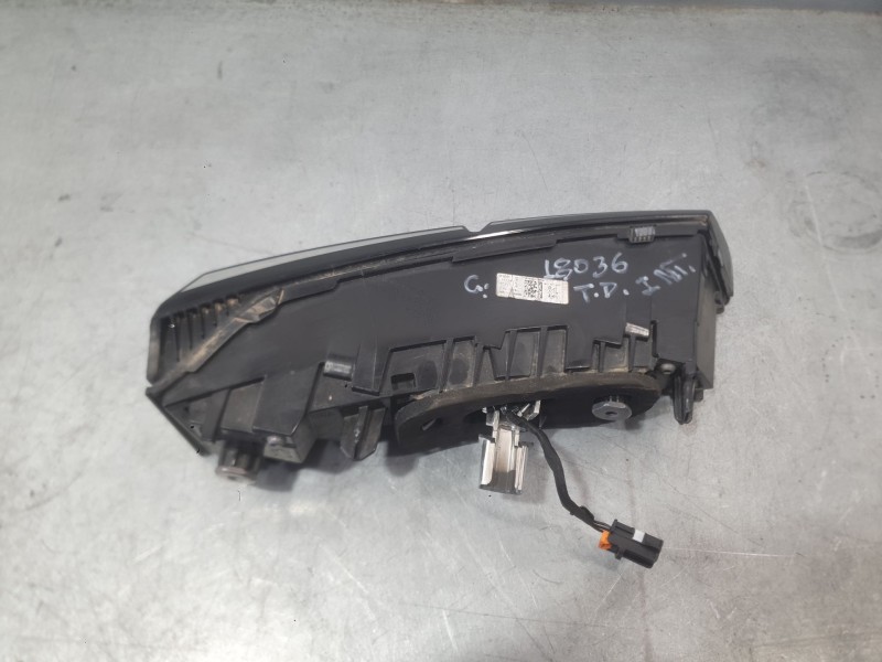 Recambio de piloto trasero derecho interior para peugeot 308 iii (fb_, fh_, fp_, f3_, fm_) bluehdi 130 (fbyhzl, fbyhzt) referenc