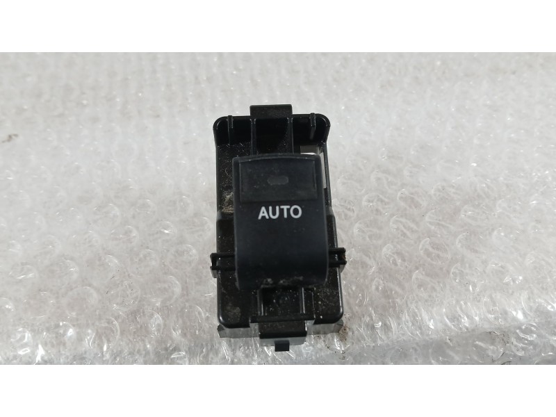 Recambio de mando elevalunas delantero derecho para toyota auris (_e18_) 1.8 hybrid (zwe186_) referencia OEM IAM 848100D030  