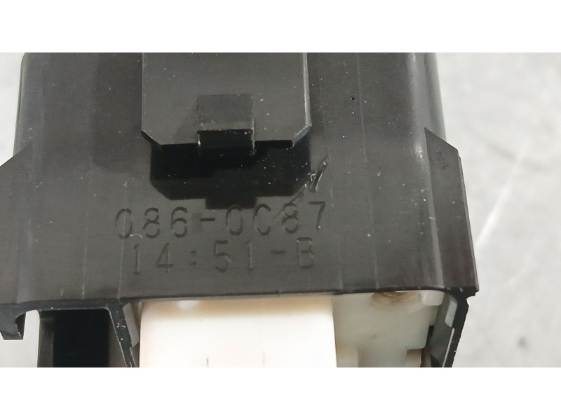 Recambio de mando elevalunas delantero derecho para toyota auris (_e18_) 1.8 hybrid (zwe186_) referencia OEM IAM 848100D030  