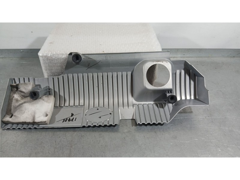 Recambio de tapa motor para toyota auris (_e18_) 1.8 hybrid (zwe186_) referencia OEM IAM   
