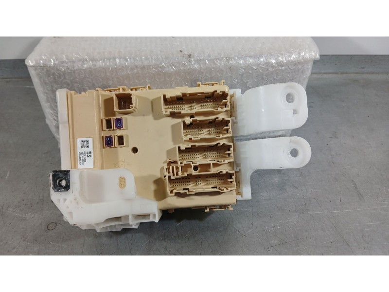 Recambio de caja reles / fusibles para toyota auris (_e18_) 1.8 hybrid (zwe186_) referencia OEM IAM   