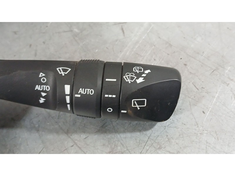 Recambio de mando limpia para toyota auris (_e18_) 1.8 hybrid (zwe186_) referencia OEM IAM   