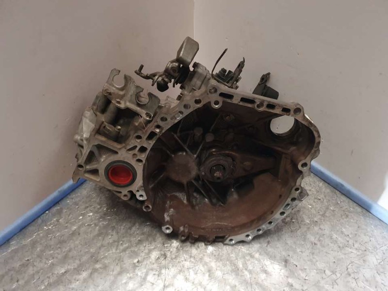 Recambio de caja cambios para toyota avensis berlina (t25) 2.0 executive berlina (5-ptas.) referencia OEM IAM 303002D091  5VELOC