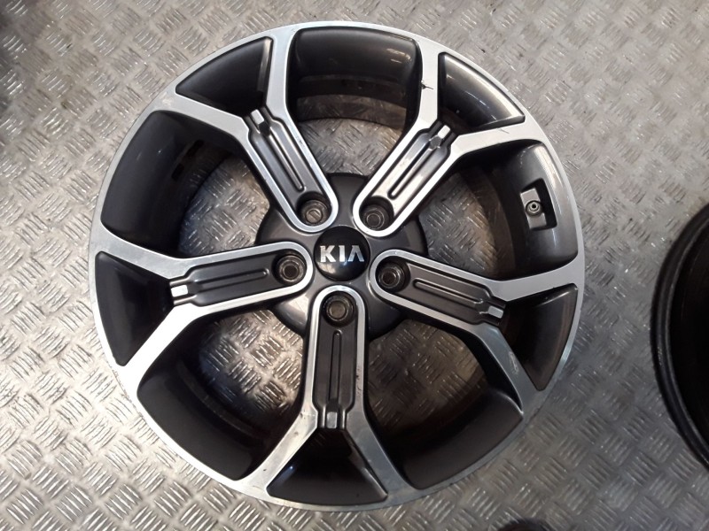 Recambio de juego llantas aluminio para kia xceed (cd) 1.6 gdi hybrid referencia OEM IAM 7.5X18 5 TORN ET45 ROZADAS ALUMINIO