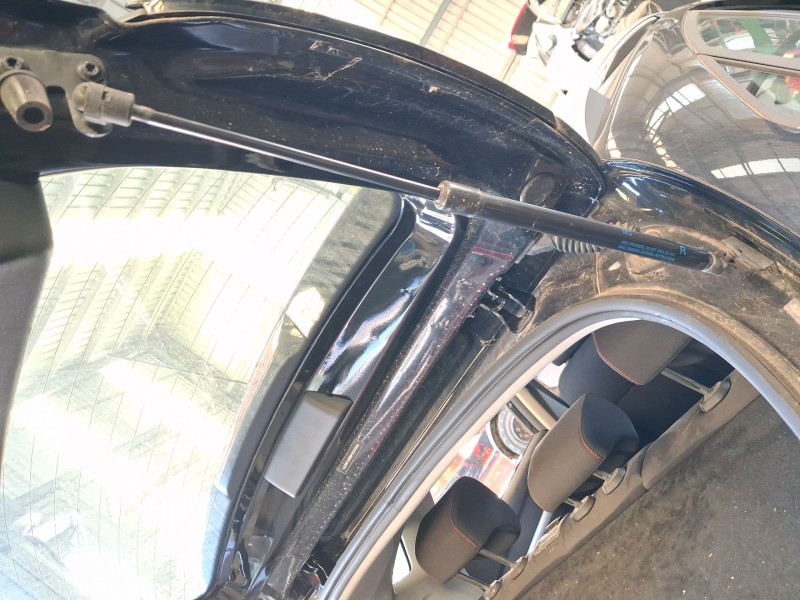 Recambio de amortiguadores maletero / porton para mg zs suv (azs1) ev referencia OEM IAM 10316252  
